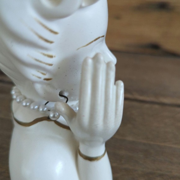 Vintage 6" Lady Head Vase White Dress and Hat Gold Highlights - Picture 9 of 11